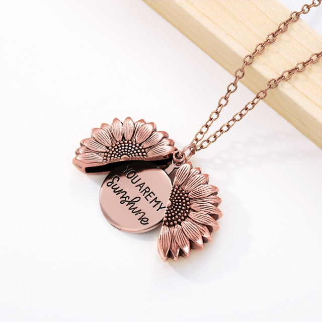 Sunflower Pendant Necklace - Tortuna