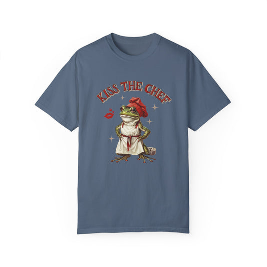 Kiss the Chef Frog Graphic T-shirt - Tortuna