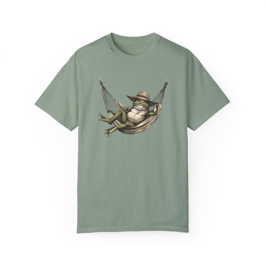 Funny Frog in Hammock T-shirt - Tortuna