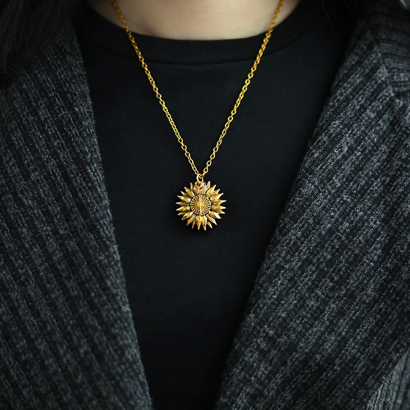 Sunflower Pendant Necklace - Tortuna